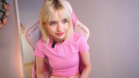 wow_angel online show from May 2026 06:11:01 AM