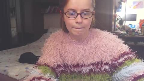 Snapshot of wow_luvng chatting on December 2025 06:57:02 PM Rebecy online show from December 2025 06:57:02 PM