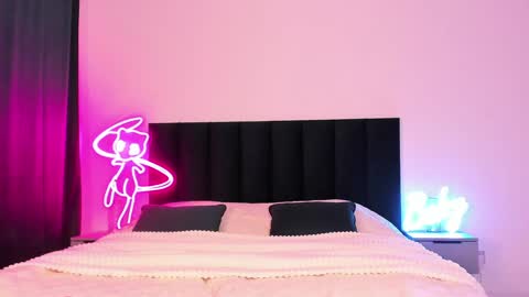 Emi online show from December 2024 02:10:02 AM