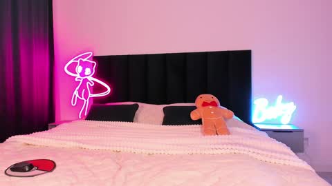 Emi online show from December 2024 02:02:02 AM