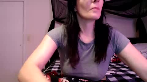 Snapshot of wrenleigh chatting on June 2026 07:38:01 AM Crystal Lake online show from June 2026 07:38:01 AM