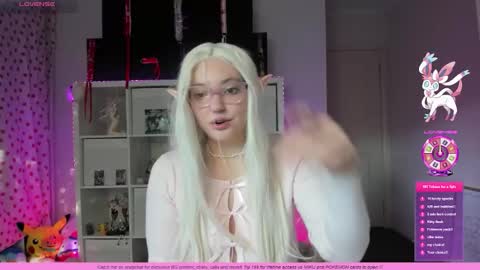 Snapshot of wrenvalentine chatting on September 2025 09:27:02 PM Wren Valentine online show from September 2025 09:27:02 PM