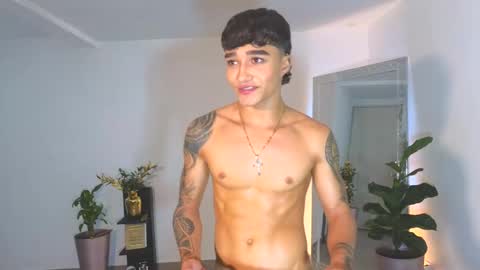 Snapshot of wyatt_rose chatting on September 2025 02:27:02 AM wyatt online show from September 2025 02:27:02 AM