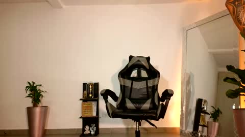 Snapshot of wyatt_rose chatting on October 2025 01:06:01 AM wyatt online show from October 2025 01:06:01 AM