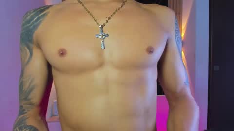 Snapshot of wyatt_rose chatting on November 2025 04:01:02 AM wyatt online show from November 2025 04:01:02 AM