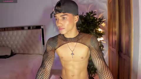 Snapshot of wyatt_rose chatting on November 2025 03:56:01 AM wyatt online show from November 2025 03:56:01 AM