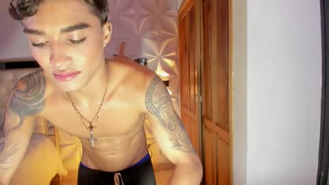 Snapshot of wyatt_rose chatting on November 2025 03:53:02 AM wyatt online show from November 2025 03:53:02 AM