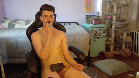 Snapshot of wyattfans_ chatting on December 2025 08:58:01 PM Wyatt online show from December 2025 08:58:01 PM