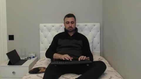 Mr. Lonely online show from April 2026 10:14:02 PM