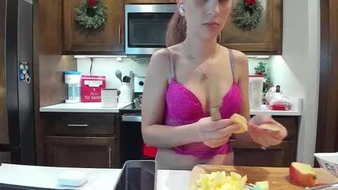 x_buttercup_x online show from December 2025 04:44:02 AM