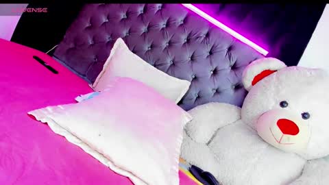 Maria Juliana online show from December 2024 12:49:01 PM