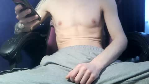 Snapshot of x_patri_x chatting on March 2025 12:11:02 PM x_patri_x online show from March 2025 12:11:02 PM