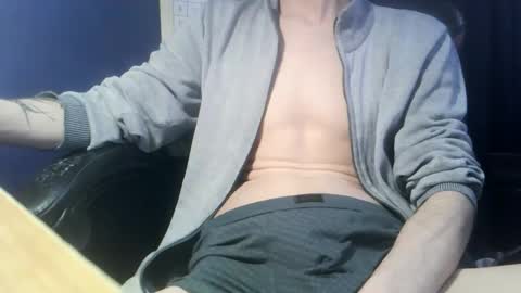 Snapshot of x_patri_x chatting on October 2025 02:13:02 PM x_patri_x online show from October 2025 02:13:02 PM