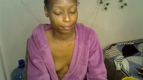 Snapshot of xalia_caramel chatting on January 2026 01:41:02 AM Alexa online show from January 2026 01:41:02 AM