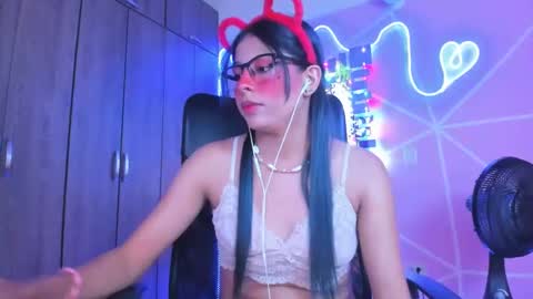 Snapshot of xallysonx_ chatting on February 2025 05:18:02 PM XALLYSONX online show from February 2025 05:18:02 PM