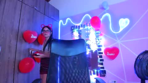 Snapshot of xallysonx_ chatting on February 2025 05:32:02 PM XALLYSONX online show from February 2025 05:32:02 PM