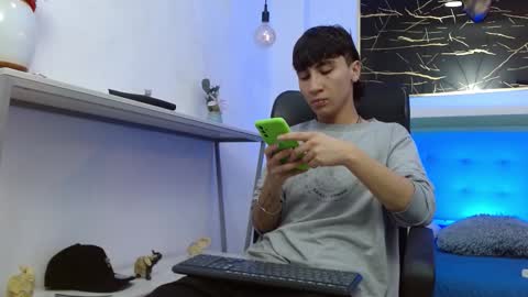 xandergrey8 online show from February 2026 07:12:01 PM