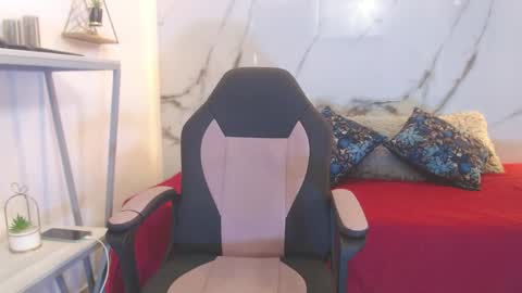 xandergrey8 online show from April 2026 07:41:01 PM