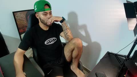 Snapshot of xanderstone00 chatting on February 2026 09:44:02 PM Xanderstone online show from February 2026 09:44:02 PM