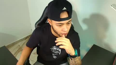 Snapshot of xanderstone00 chatting on February 2026 05:22:02 PM Xanderstone online show from February 2026 05:22:02 PM