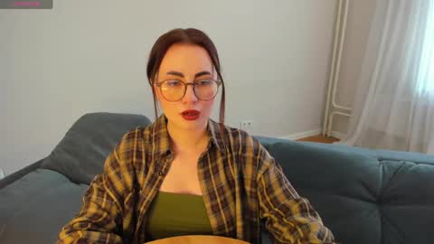 Snapshot of xapka_lapka chatting on April 2026 09:33:02 AM Alice online show from April 2026 09:33:02 AM