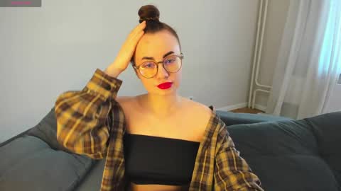 Snapshot of xapka_lapka chatting on April 2026 08:19:02 AM Alice online show from April 2026 08:19:02 AM
