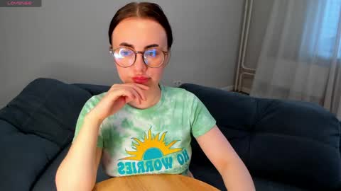 Snapshot of xapka_lapka chatting on May 2026 04:41:02 AM Alice online show from May 2026 04:41:02 AM