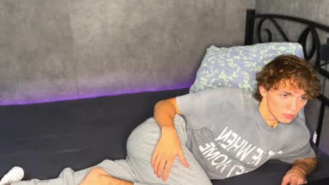 Snapshot of xavier_200 chatting on October 2025 03:53:02 AM Xavier PVT open online show from October 2025 03:53:02 AM