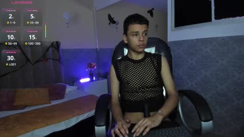 xavier fox   online show from November 2025 01:02:01 PM