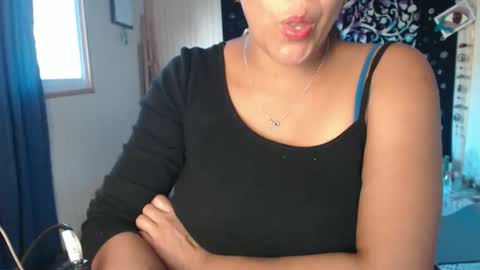 Snapshot of xcanela_ chatting on May 2026 08:17:01 PM canela online show from May 2026 08:17:01 PM