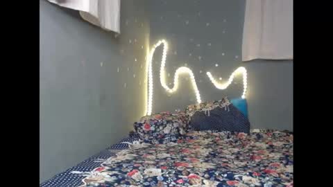 Snapshot of xcreamypussy chatting on February 2025 07:33:02 AM xcreamypussy online show from February 2025 07:33:02 AM