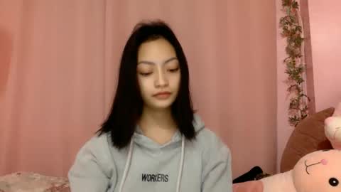 Sachi Cy online show from February 2025 01:25:01 PM