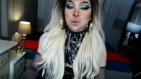 Zhavia online show from October 2025 07:36:02 PM