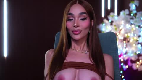 Snapshot of xforyoureyesonlyx chatting on April 2026 06:19:01 AM Anne online show from April 2026 06:19:01 AM