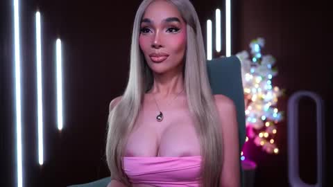 Snapshot of xforyoureyesonlyx chatting on April 2026 02:01:01 AM Anne online show from April 2026 02:01:01 AM