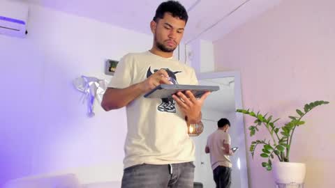 Snapshot of xhj_gambaru chatting on April 2026 11:48:02 AM Gambaru online show from April 2026 11:48:02 AM