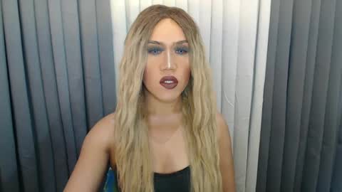 Snapshot of xhugejerkingtransx chatting on December 2024 05:52:01 PM GWEN THOMPSON ....... online show from December 2024 05:52:01 PM