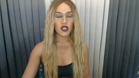 Snapshot of xhugejerkingtransx chatting on December 2024 11:56:01 PM GWEN THOMPSON ....... online show from December 2024 11:56:01 PM