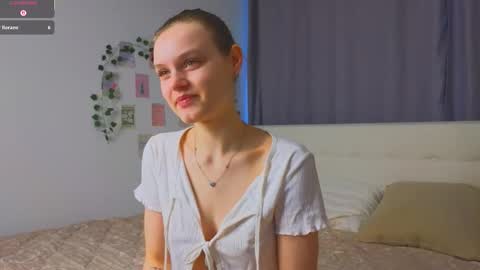 Snapshot of xiaobrunscheen chatting on November 2025 04:25:02 AM Luna and Lina online show from November 2025 04:25:02 AM