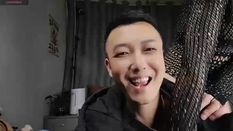 Snapshot of xiaohaitun669105 chatting on March 2025 12:48:02 PM online show from March 2025 12:48:02 PM