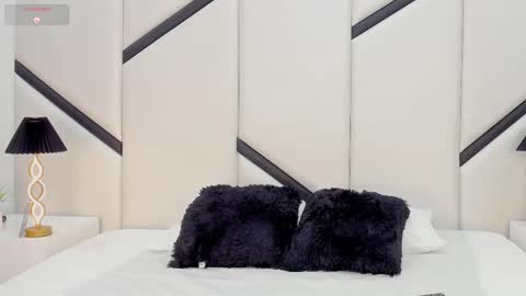 ximenacosta online show from February 2026 12:11:01 PM