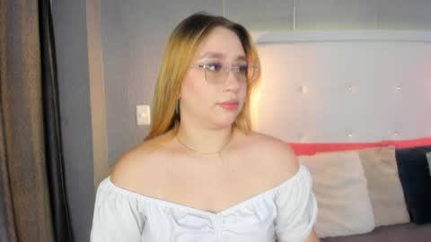   ximena  online show from April 2026 01:00:02 PM