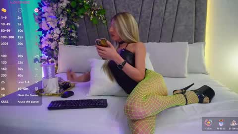 Snapshot of xkassandraxx chatting on November 2025 04:33:02 AM Kassandra online show from November 2025 04:33:02 AM