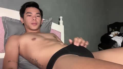 Snapshot of xkhen_damienx chatting on September 2025 03:43:02 AM Khen online show from September 2025 03:43:02 AM