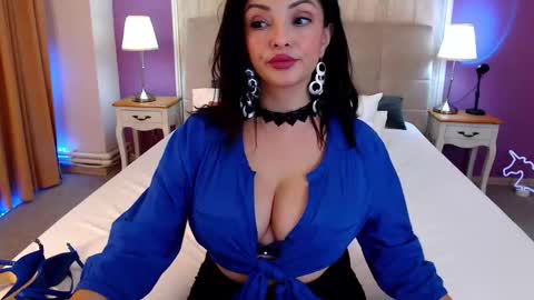 Kim online show from October 2025 09:54:02 PM