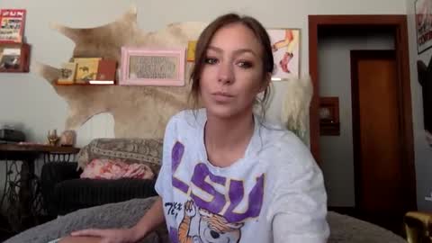 xLacyy online show from October 2025 05:22:02 PM