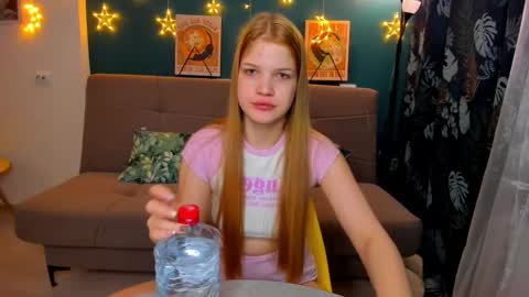 Chloe online show from December 2024 11:51:02 AM