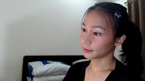 Snapshot of xlovely_destinyx chatting on March 2026 10:52:02 AM Alice online show from March 2026 10:52:02 AM