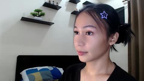 Snapshot of xlovely_destinyx chatting on March 2026 05:05:02 PM Alice online show from March 2026 05:05:02 PM