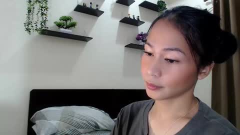 Snapshot of xlovely_destinyx chatting on April 2026 05:10:01 PM Alice online show from April 2026 05:10:01 PM